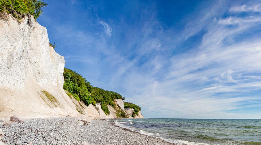 Die Kreidefelsen sind ein tolles Ausflugsziel auf Rügen. © Shutterstock, NatureQualityPicture