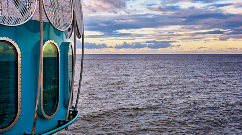Die Tauchgondel auf der Selliner Seebrücke bietet euch die Möglichkeit, einmal tief abzutauchen. © Shutterstock, DR pics