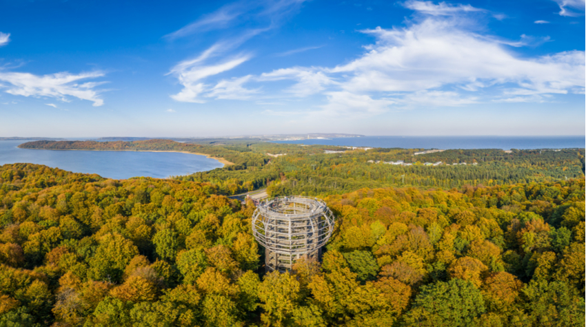 Bei guter Sicht könnt ihr sogar die Kirchturmspitzen in Stralsund sehen. © Private Palace