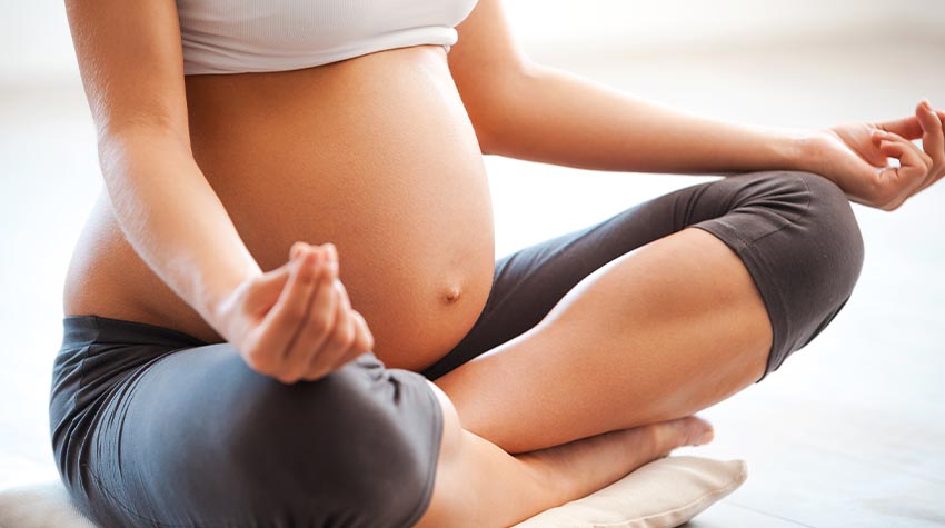 Yoga für Schwangere ist entspannend, es müssen aber gewisse Regeln eingehalten werden. © Shutterstock, G-Stock Studio