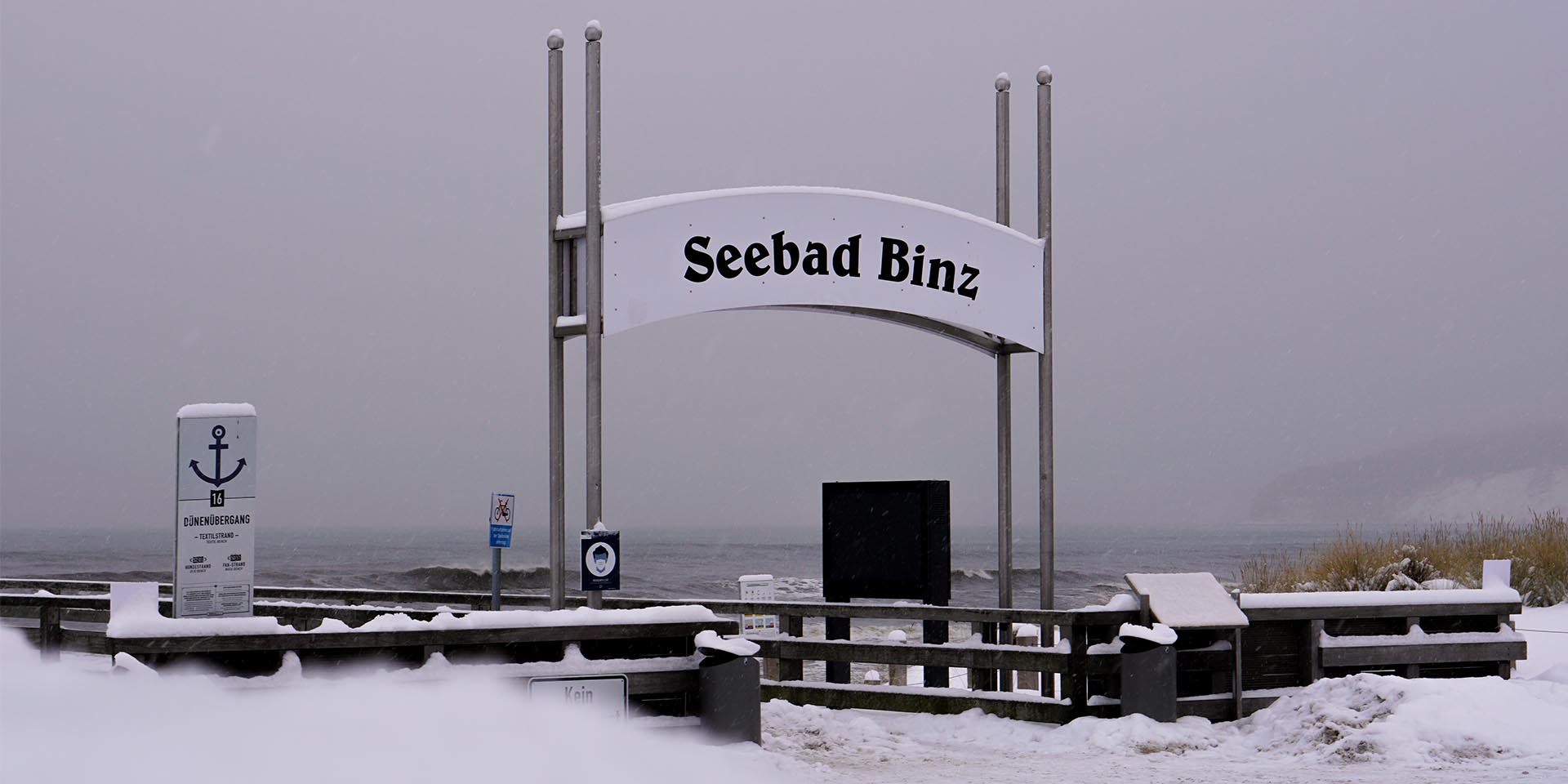 Auch im Winter bleibt der Strand von Rügen eine Augenweide