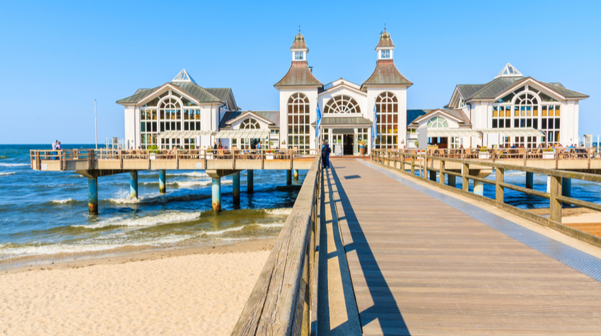 Die Seebrücke in Sellin ist eine der größten der Ostsee. © Shutterstock, Pawel Kazmierczak